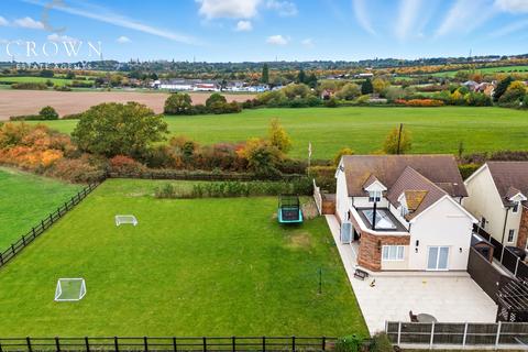 4 bedroom detached house for sale, Old Bell Lane, Rettendon Common, Chelmsford
