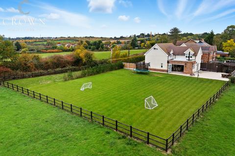 4 bedroom detached house for sale, Old Bell Lane, Rettendon Common, Chelmsford