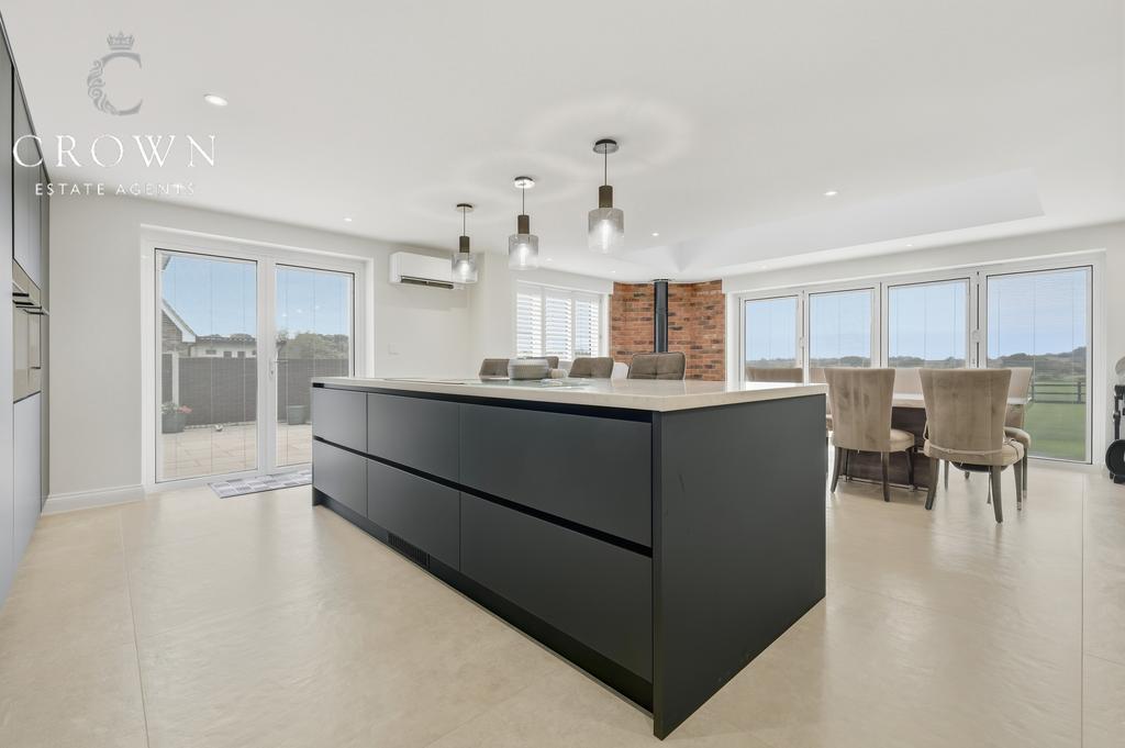 Exquisite Kitchen/Dining/Family Room