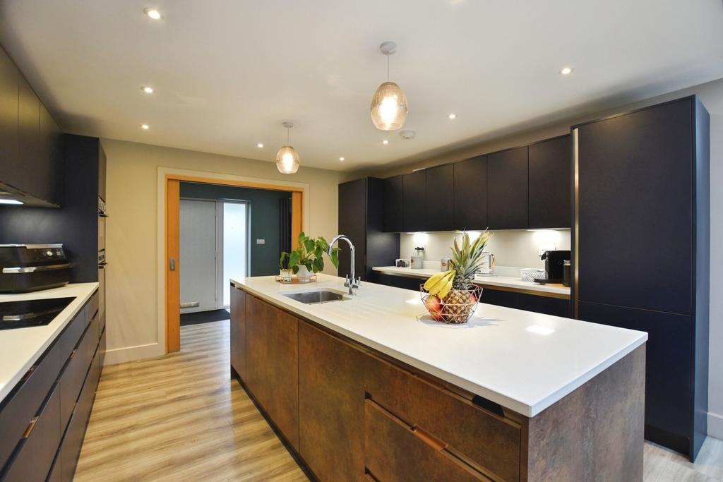Kitchen Dining Area