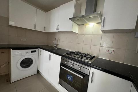 undefined, Albion Road, Hounslow TW3