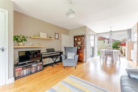 undefined, Peacefully situated three bedroom home in central Yatton