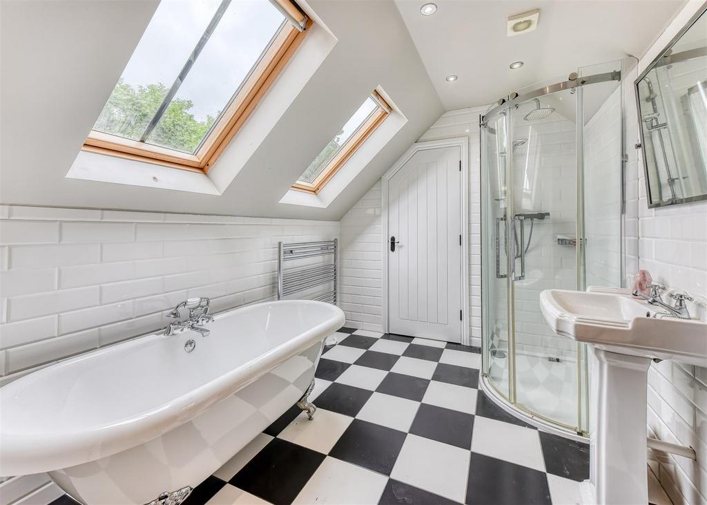 The Dower House-The Coach House bed1 ensuite.jpg