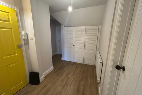 2 bedroom flat to rent, Stanley Road, Suffolk IP11
