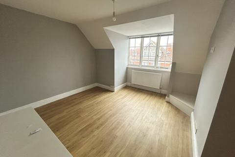2 bedroom flat to rent, Stanley Road, Suffolk IP11