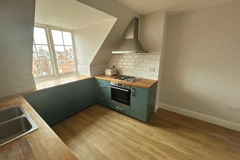 2 bedroom flat to rent, Stanley Road, Suffolk IP11