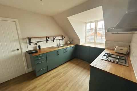 2 bedroom flat to rent, Stanley Road, Suffolk IP11