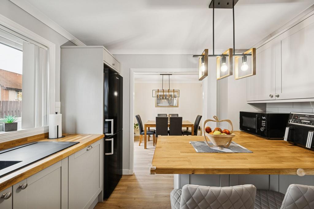 Kitchen/ Dining