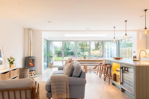 4 bedroom detached house for sale, Forlaze Road, PL27