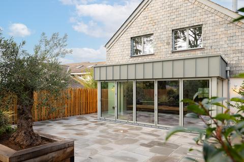 4 bedroom detached house for sale, Forlaze Road, PL27