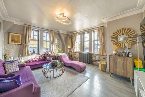 3 bedroom flat to rent, Finchley Road, London NW3