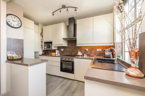 3 bedroom flat to rent, Finchley Road, London NW3