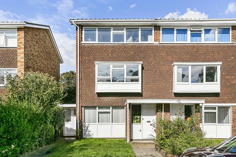 Willow Bank, Richmond TW10