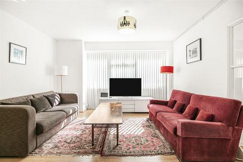 undefined, Willow Bank, Richmond TW10