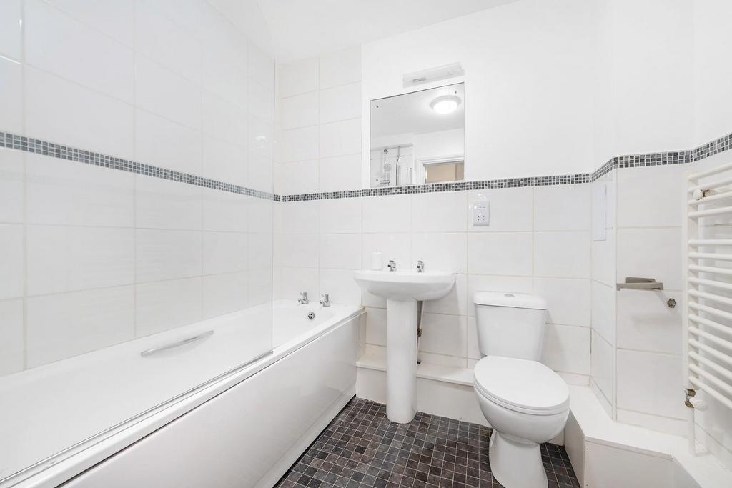 Bathroom.JPG