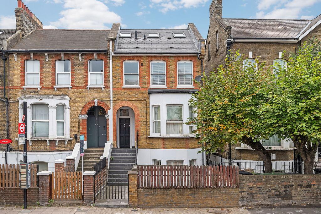 Brockley Road, London SE4 2 bed maisonette - £475,000