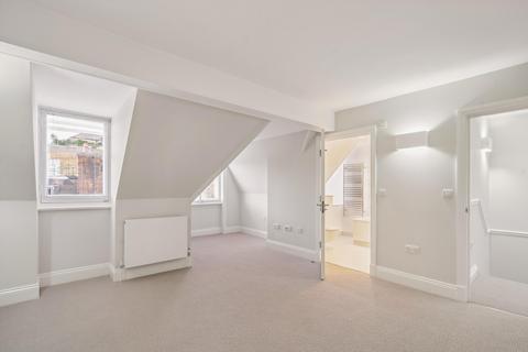 2 bedroom flat to rent, Herbert Crescent, London, SW1X