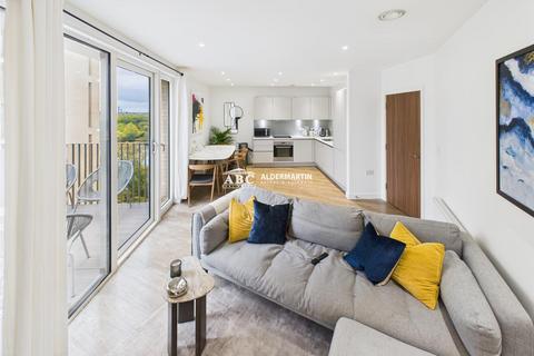 2 bedroom flat for sale, Moorhen Drive, London