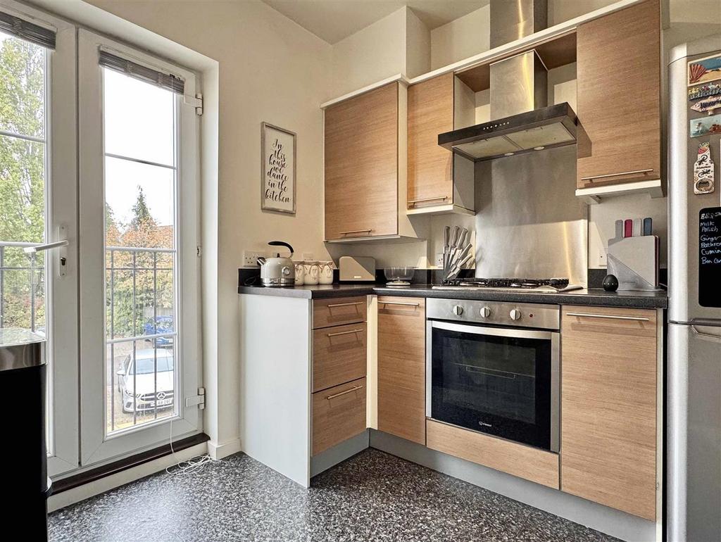 Kitchen b.jpg