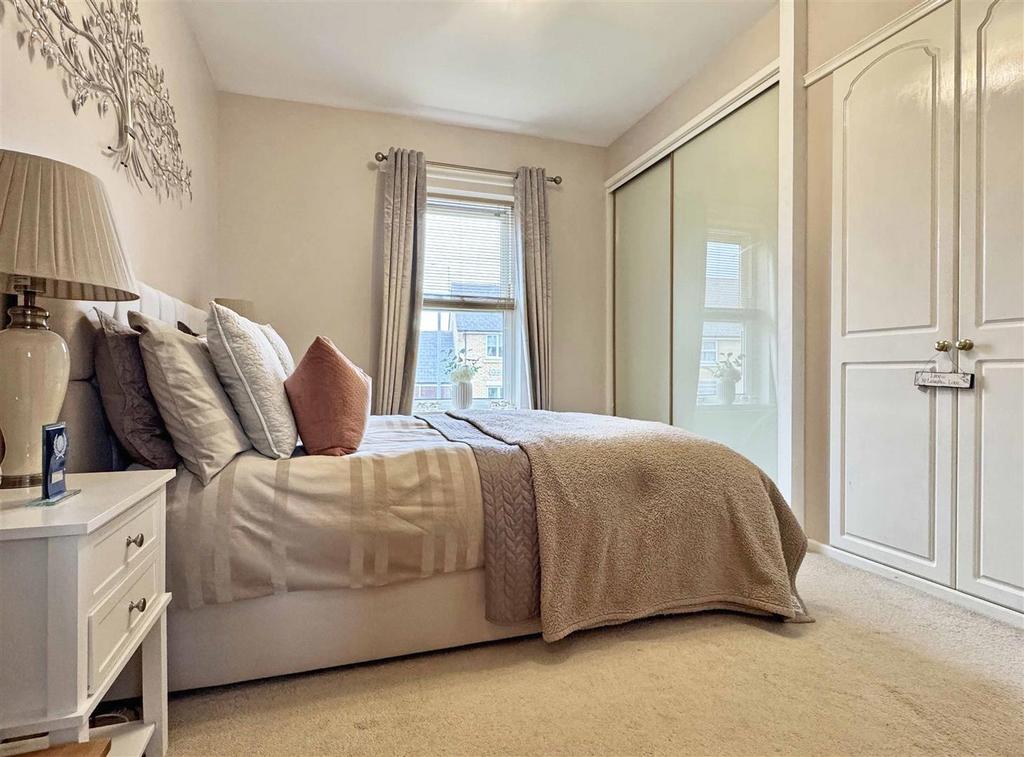 Bedroom 1.jpg