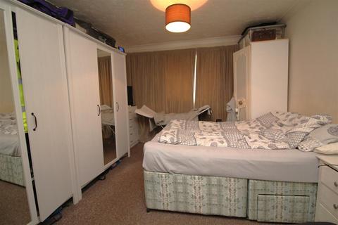 1 bedroom terraced house for sale, Lansdowne Walk, Peterborough