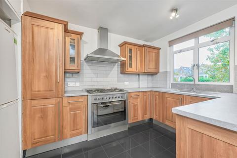 2 bedroom flat for sale, Castelnau, Barnes, London, SW13