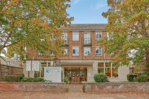 2 bedroom flat for sale, Castelnau, Barnes, London, SW13