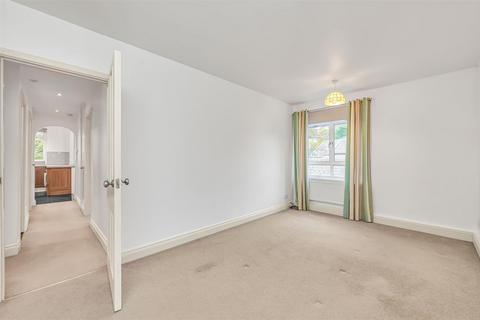2 bedroom flat for sale, Castelnau, Barnes, London, SW13
