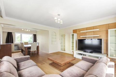 3 bedroom apartment to rent, Avenue Road, London NW8
