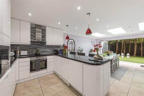 4 bedroom terraced house for sale, Candler Mews, Twickenham, United Kingdom, TW1