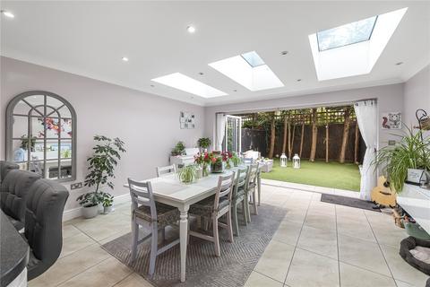 4 bedroom terraced house for sale, Candler Mews, Twickenham, United Kingdom, TW1