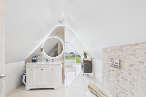 5 bedroom detached house for sale, Holme Road, Yaxley, PE7