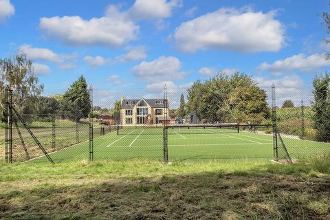 5 bedroom detached house for sale, Holme Road, Yaxley, PE7
