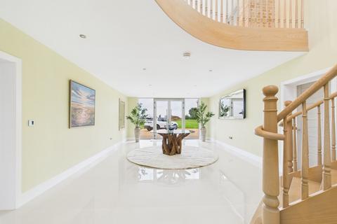 5 bedroom detached house for sale, Holme Road, Yaxley, PE7