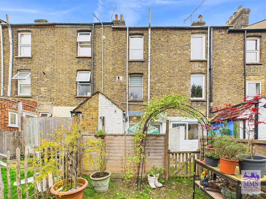 CAM04098 G0-PR0119-STILL006.jpg