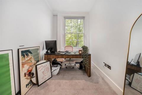 2 bedroom flat to rent, Craven Hill Gardens, London W2