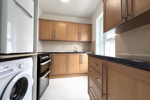 2 bedroom flat to rent, Pound Lane, Teignmouth, TQ14