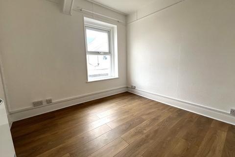 2 bedroom flat to rent, Pound Lane, Teignmouth, TQ14