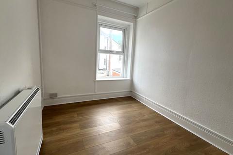 2 bedroom flat to rent, Pound Lane, Teignmouth, TQ14