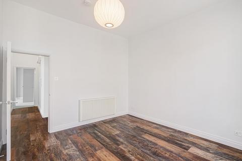 2 bedroom flat to rent, Onslow Gardens, London, SW7