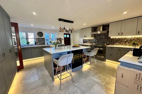 4 bedroom semi-detached house for sale, La Rue des Fontaines, Jersey JE3