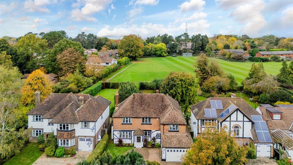 GARRETTS LANE, 28 DRONE  (3).jpg