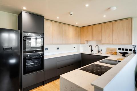 7 bedroom flat to rent, The Maze, Bristol BS34