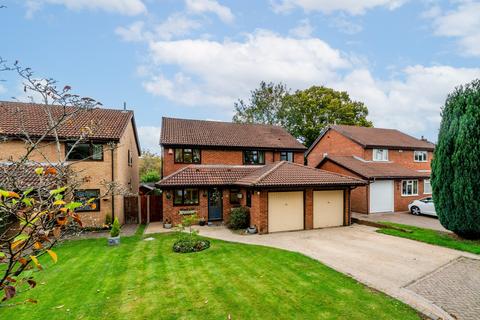 Kidworth Close, Horley, Surrey, RH6