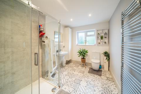 5 bedroom detached house for sale, Kidworth Close, Horley, Surrey, RH6
