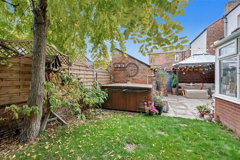 3 bedroom detached house for sale, St. Johns Street, Long Eaton