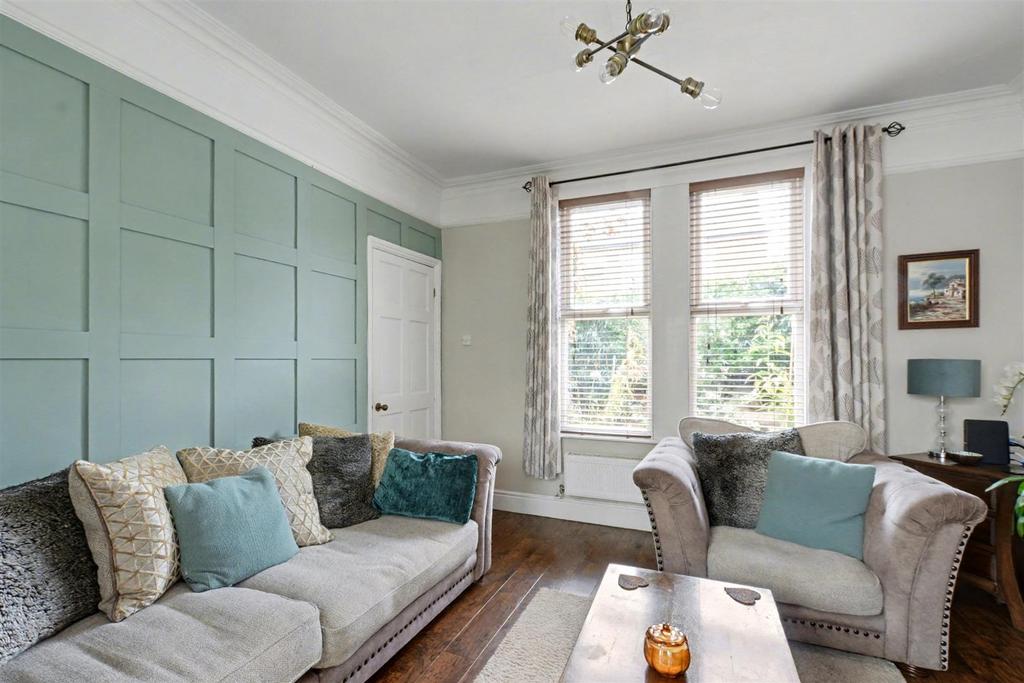 Lounge/Sitting Room