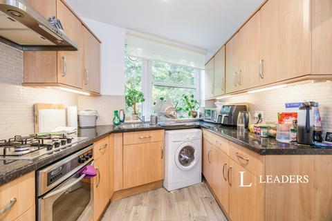 1 bedroom house to rent, Heathside, KT13