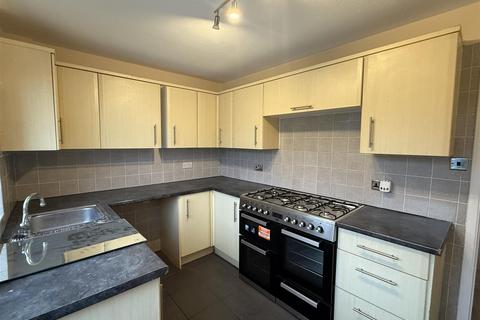 2 bedroom terraced house to rent, Lizard Head, Littlehampton BN17