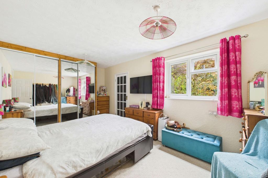 Owners’ accom: bedroom 1 with en-suite